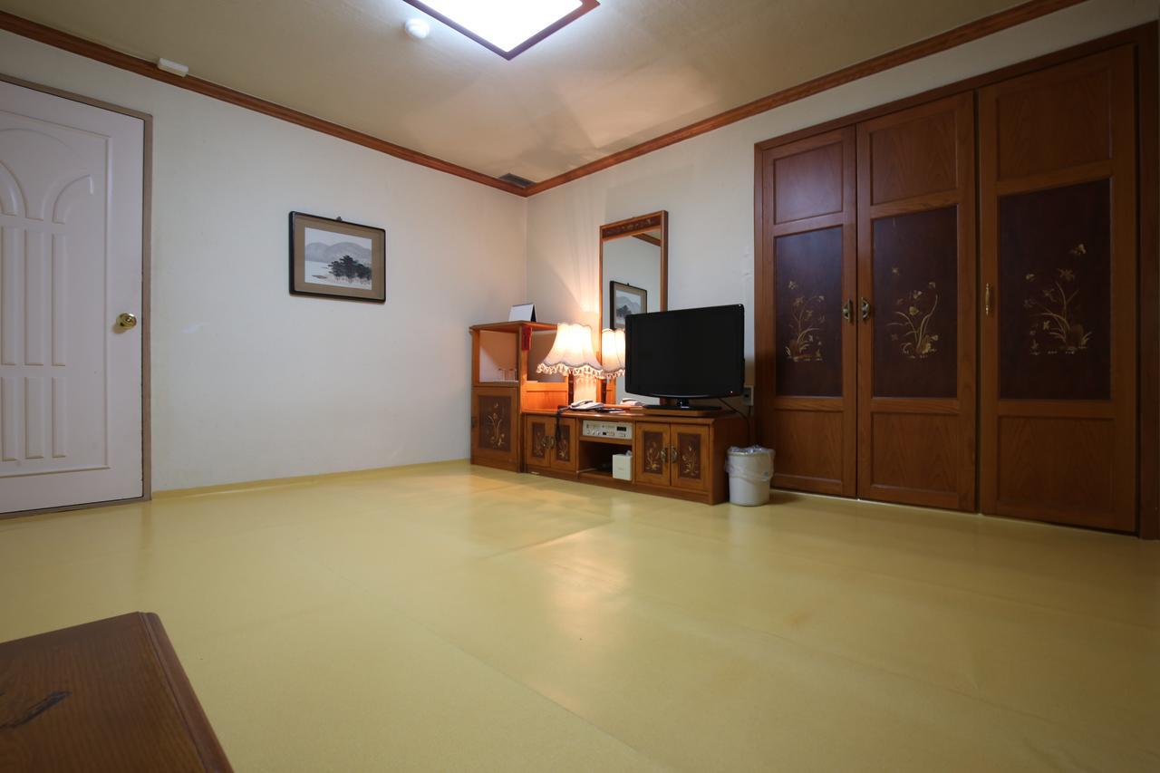 Lake Hills Hotel Songnisan Boeun Luaran gambar